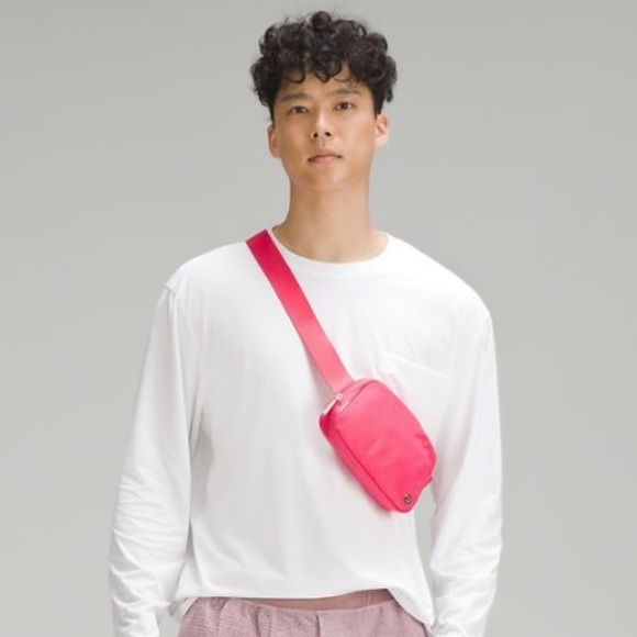 โค๏ธ Lululemon Extended Strap Everywhere Belt Bag Lipgloss NWT - Picture 10 of 10